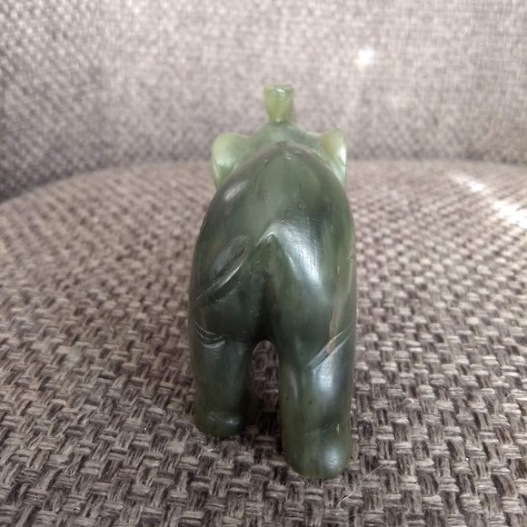 RARE Vintage 70s hand carved elephant figurine in nephrite jade - Picture 4 of 9